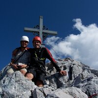 Daniel und Henning freuen sich am Gipfel | 02.08.2011 | 15:53 Uhr