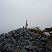 Mount Perry mit landestypischer Gipfelantenne | 01.01.2012 |  7:33 Uhr