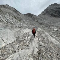 Aufstieg zur Scharte zwischen Grubenkarspitze und Roßlochspitze | 08.10.2023 | 12:03 Uhr
